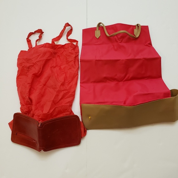 Reusable Totes in Folded Wallets Easily Portable - Picture 4 of 7